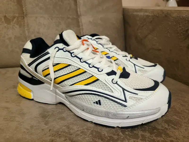 Новые мужские кроссовки adidas