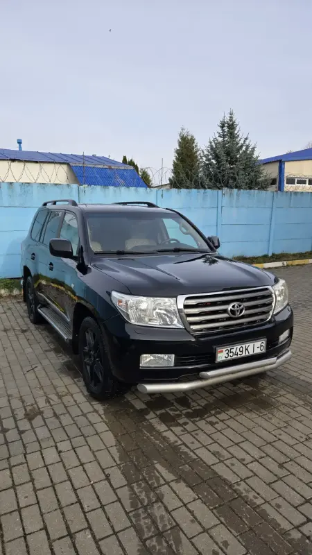 TOYOTA LAND CRUISER 200