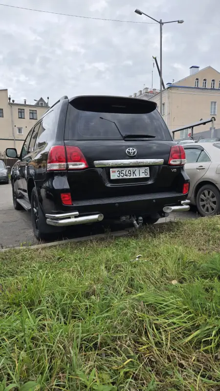 TOYOTA LAND CRUISER 200