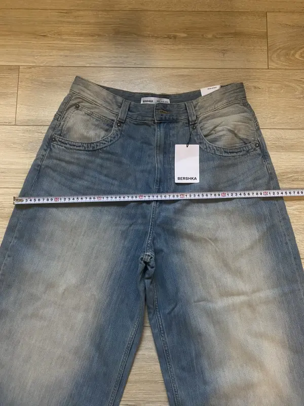 Джинсы Bershka