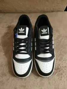 Новые мужские кроссовки adidas