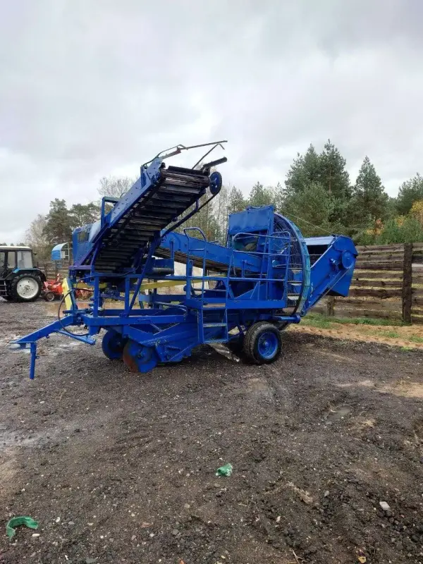 Комбайн картофельный