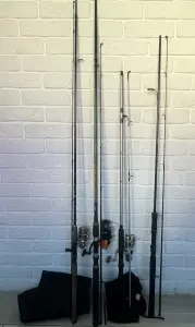 2 спиннинга + 2 катушки + мелочёвка