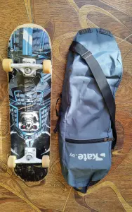 Скейт в чехле