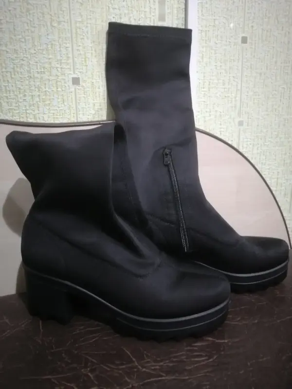 Сапоги женские, новые (35р-р)