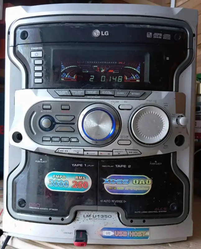 Музыкальный центр LG LM-U1350