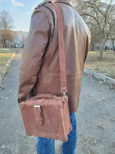 ДОРОЖНЫЙ КЕЙС ИЗ КОЖИ
