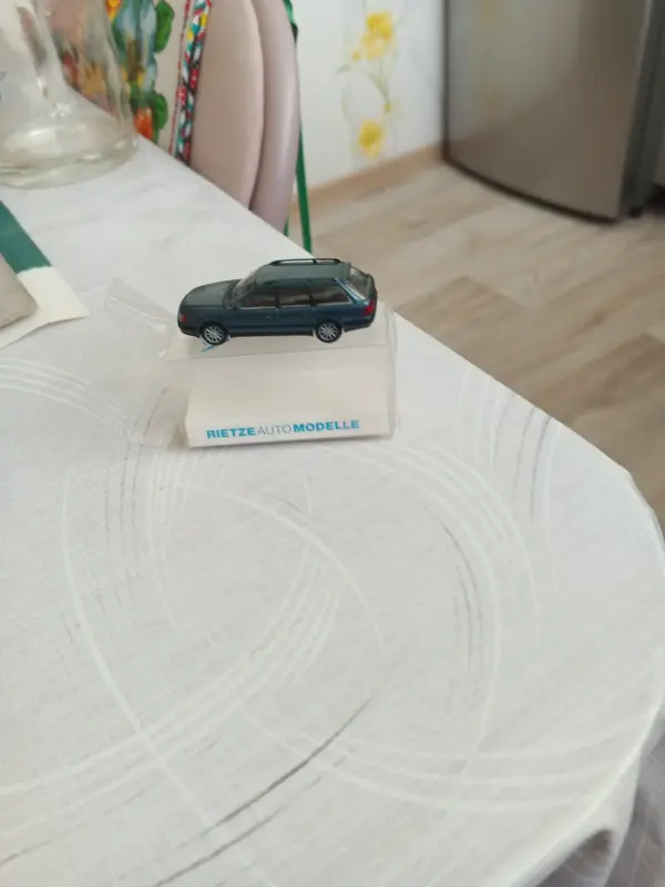 Модель автомобиля коллекционая