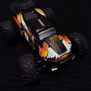 Машинка на радиоуправлении SCY-16102