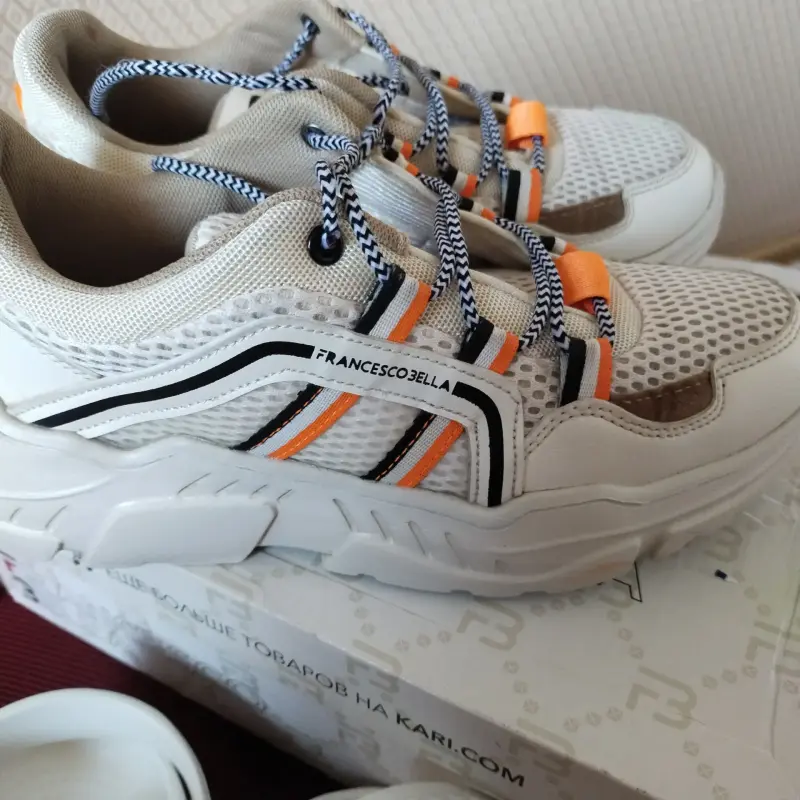 Кроссовки на танкетке р-р 37.5-38