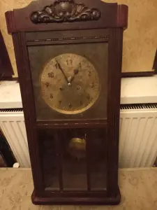 Старинные настенные часы