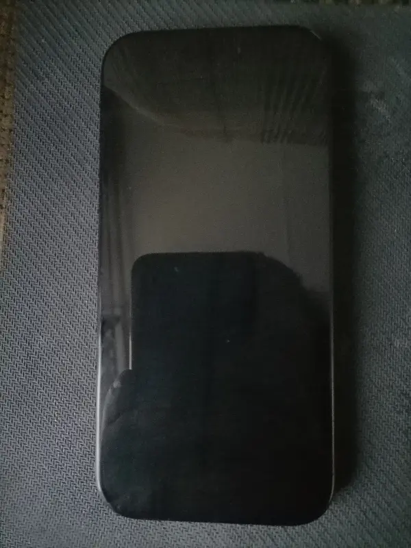 Продам смартфон Apple IPhone 16 Pro, 1ТБ.