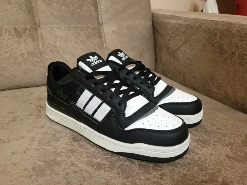 Новые мужские кроссовки adidas