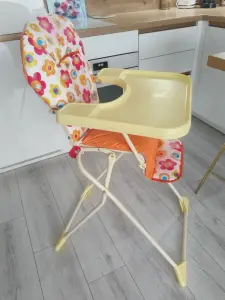 Стульчик для кормления Globex компакт (Россия).