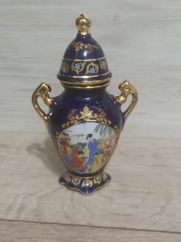 Амфора гейш