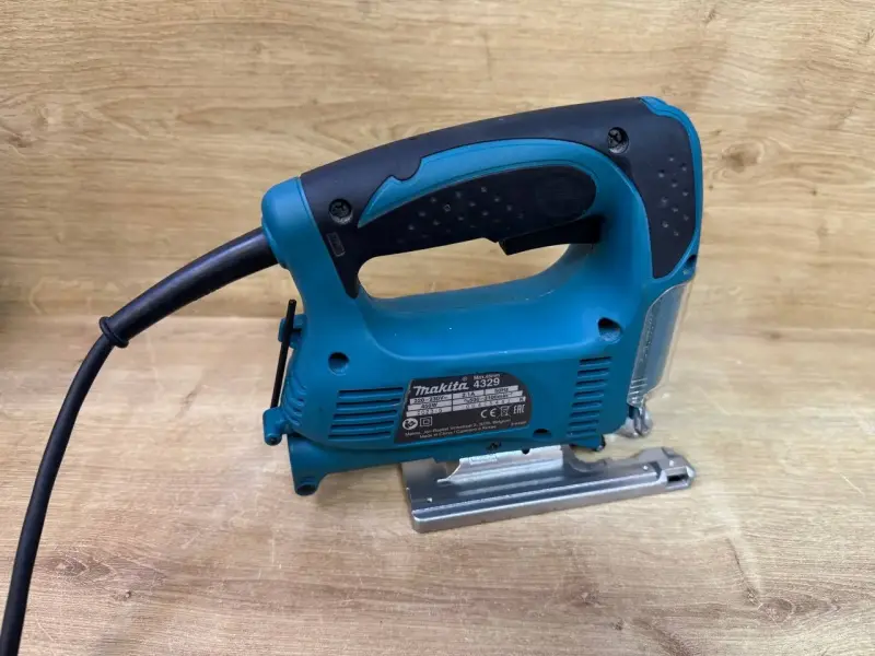 Электролобзик Makita 4329 (а.37-048204)