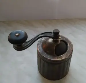 Ручная кофемолка СССР