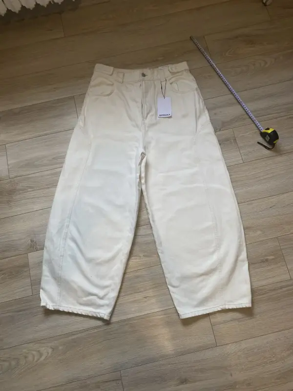 Джинсы Bershka