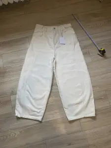 Джинсы Bershka