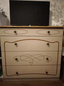 Комод и две тумбы