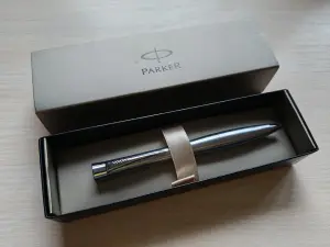 Шариковая ручка Parker + стержень