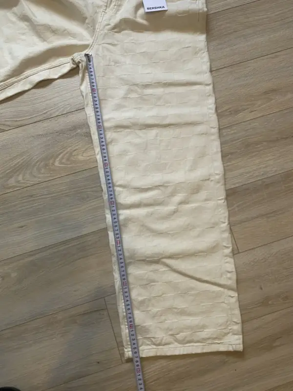 Джинсы Bershka