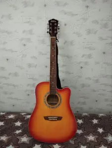 Акустическая гитара