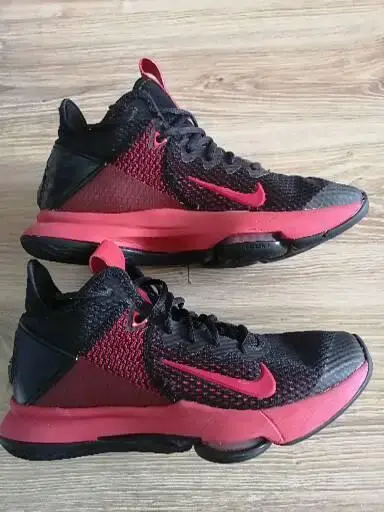 Кроссовки баскетбольные Nike LeBron Witness 4
