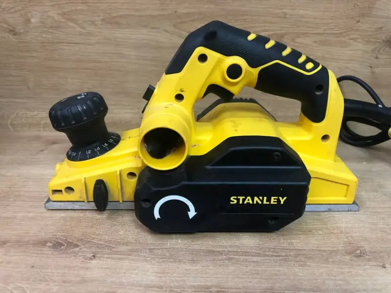 Рубанок Stanley STPP7502(а.37-047711)