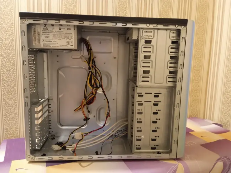 Корпус компьютерный известного производителя FSP WA-01 с блоком питания Power MAN IP-S350Q2-0 350W.