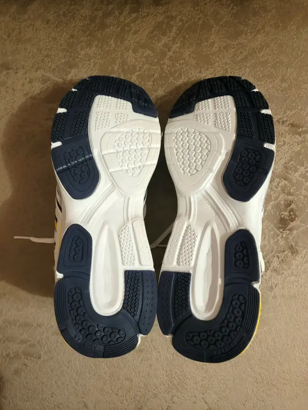 Новые мужские кроссовки adidas