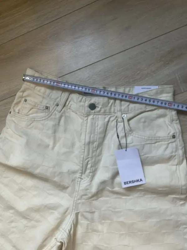 Джинсы Bershka