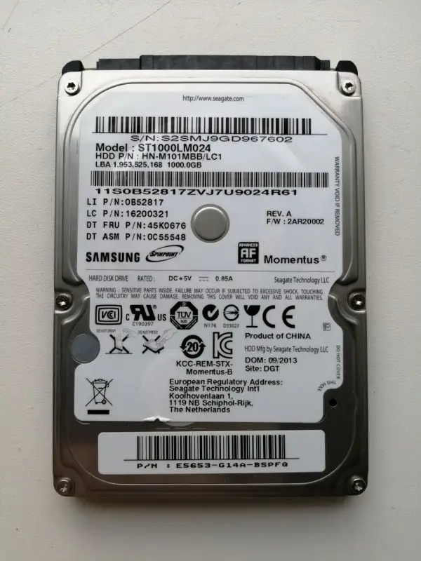 Жесткий диск HDD Seagate Momentus 1 ТБ ST1000LM024 на запчасти