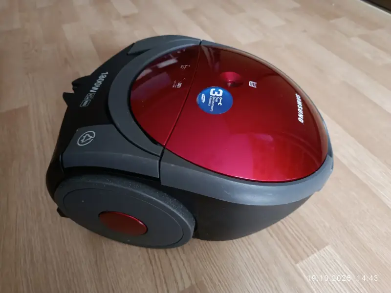 Пылесос Samsung SC- 5155. Мощность 1800 вт.