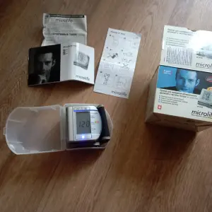 Тонометр автоматический на запястье Microlife BP W100