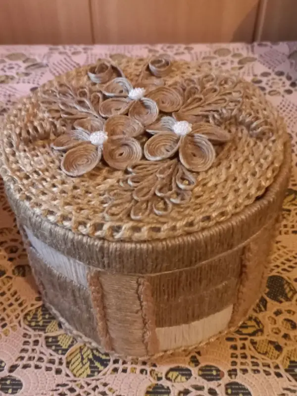 Шкатулка круглая из джута