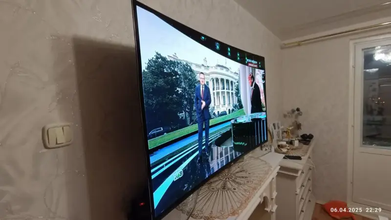 LG 55EA975V OLED Curved Swarovski Limited Edition