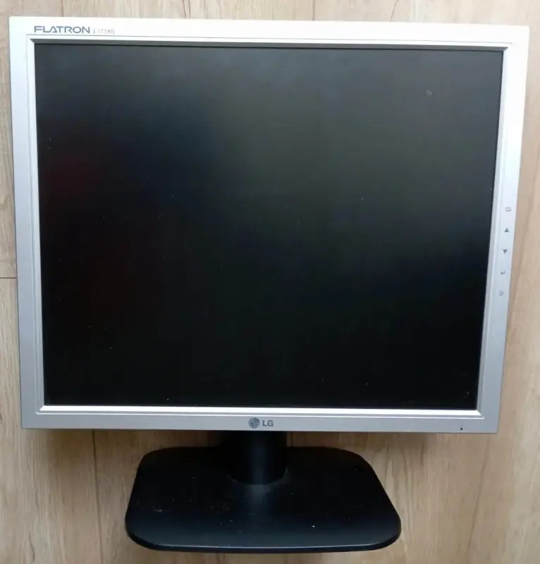 Монитор LG L1718S-SN