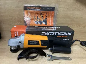 Угловая шлифмашина Partisan AG125-1100TV (а.45-046889)