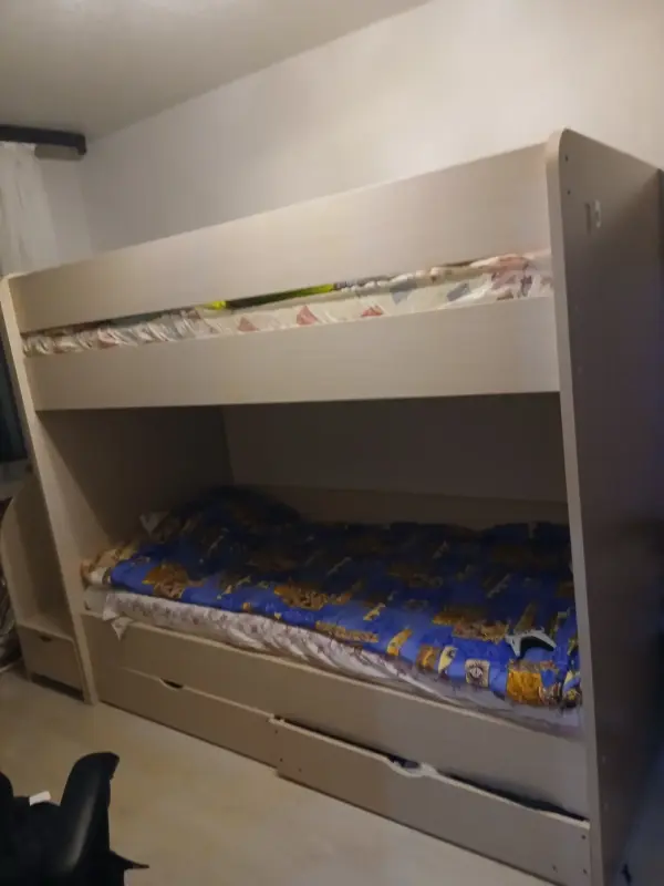Продам двухъярусную кровать
