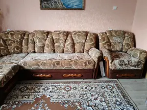 Мягкий угловой диван и кресло