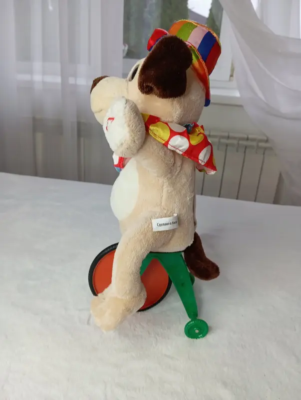 Музыкальная игрушка Собачка циркач