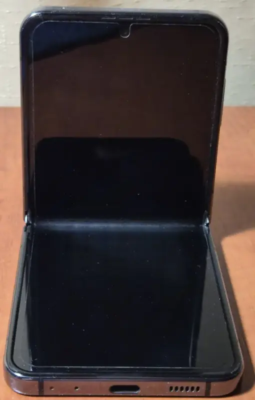 Samsung Galaxy Z Flip 5 Графит