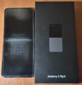 Samsung Galaxy Z Flip 5 Графит