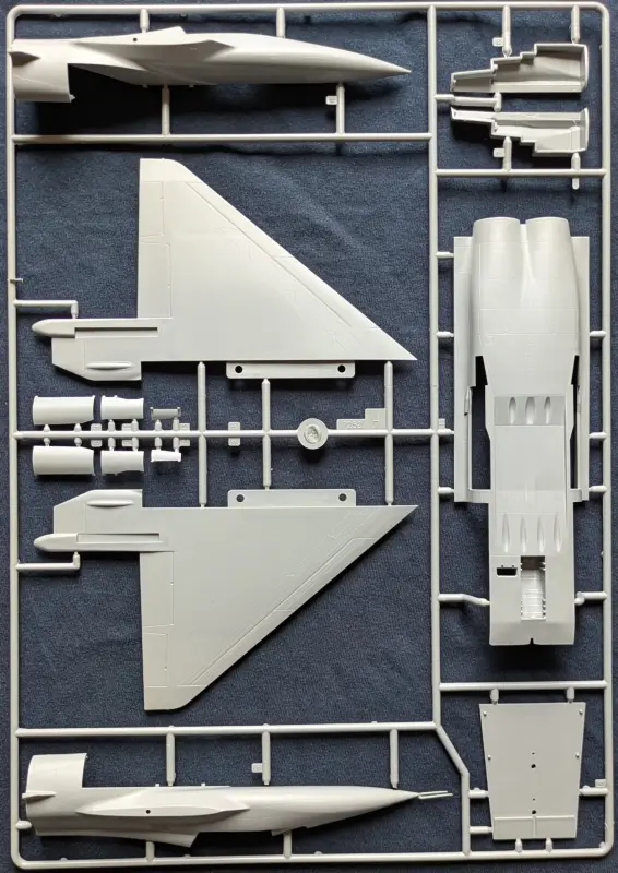 Сборная модель самолета МиГ 1.44 1:72 ZVEZDA