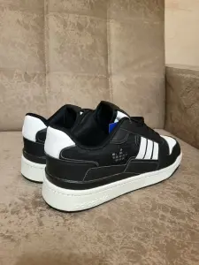 Новые мужские кроссовки adidas