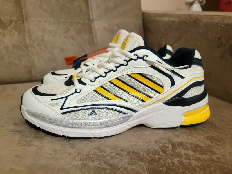 Новые мужские кроссовки adidas
