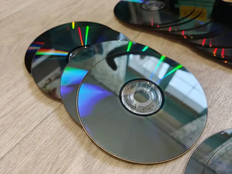 Диски DVD,- 34 штуки одним лотом