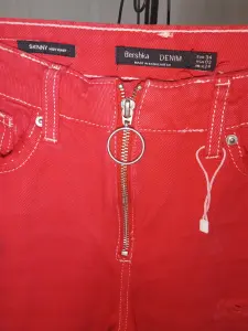 Джинсы Bershka