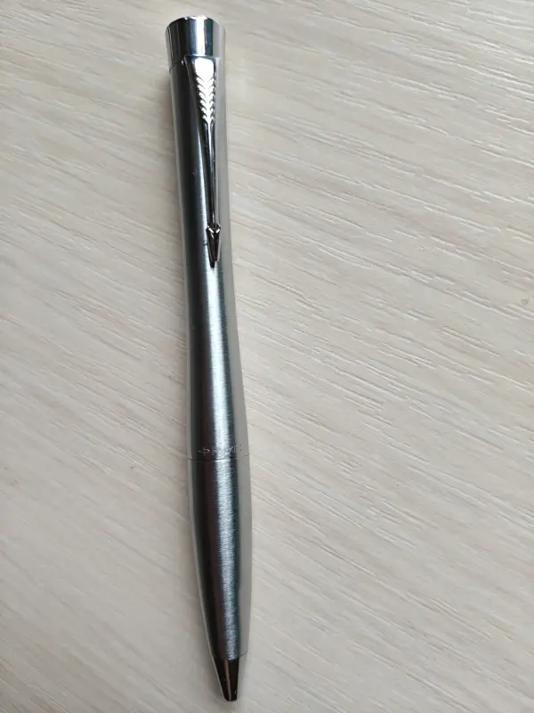 Шариковая ручка Parker + стержень